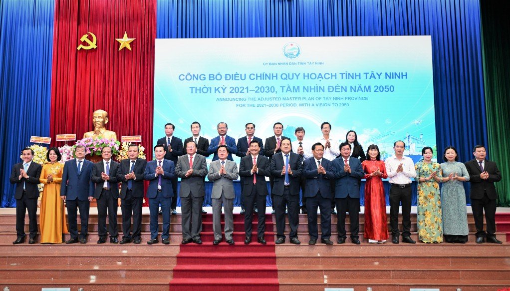 15-1781533594-tay-ninh-thuc-day-lan-song-hop-tac-moi-voi-cac-doi-tac-eu