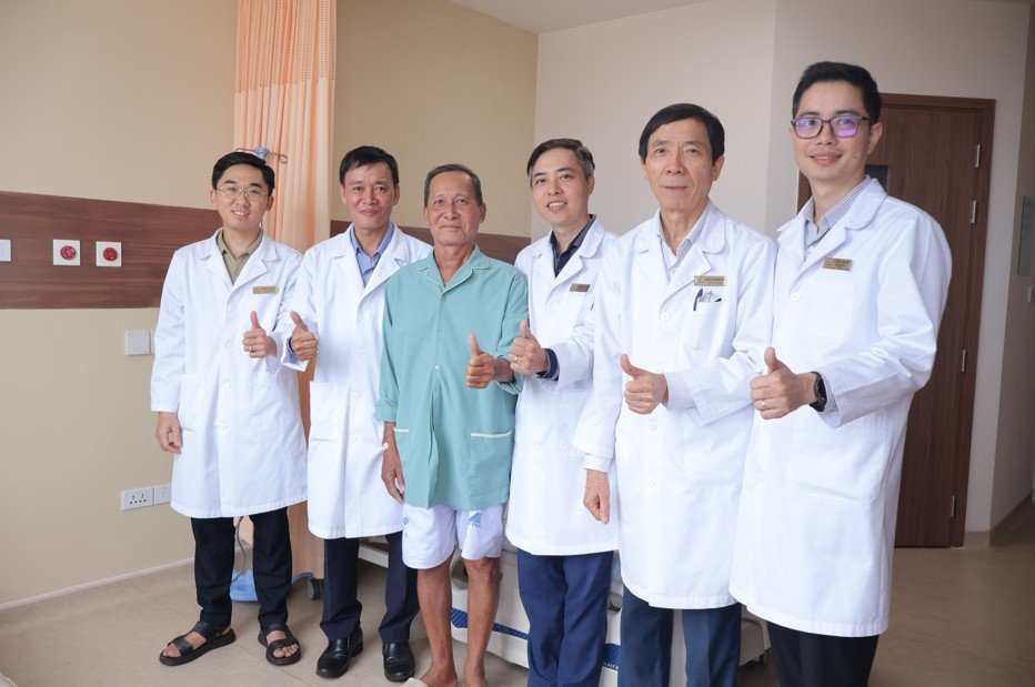 24-1782286687-bi-ung-thu-xam-lan-bang-quang-nguoi-dan-ong-61-tuoi-thoat-cua-tu-nho-chien-luoc-dieu-tri-khac-thuong