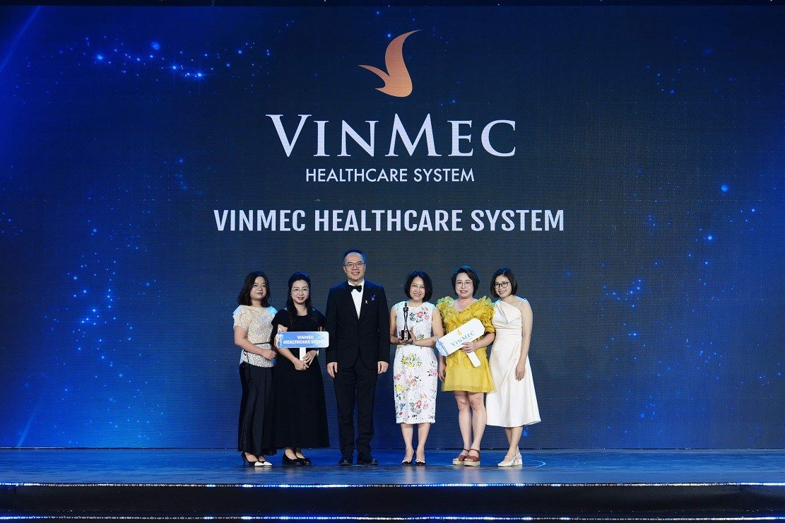 12-1783861691-vinmec-lap-hat-trick-tai-hr-asia-awards-khang-dinh-chien-luoc-lay-con-nguoi-lam-goc