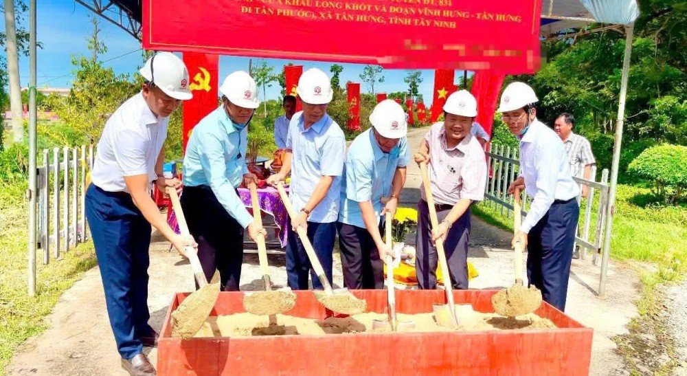 23-1784775752-the-kho-cua-dai-a-chau-lh-ec-tai-cac-cong-trinh-xay-dung-trong-diem-o-tay-ninh