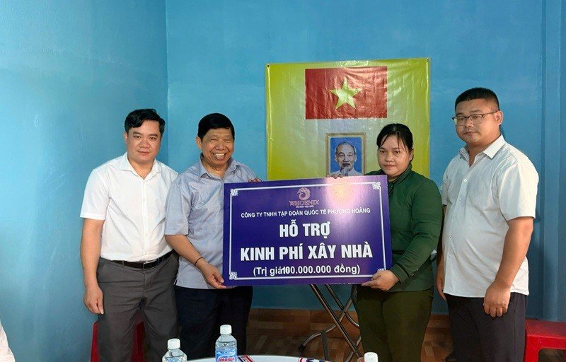 25-1784979581-tap-doan-quoc-te-phuong-hoang-ho-tro-xay-nha-tinh-nghia-tri-an-nguoi-co-cong-tai-dong-thap-va-bac-ninh