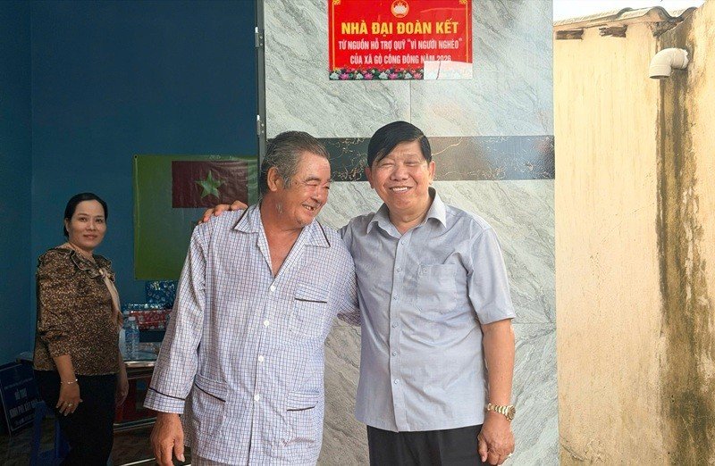 25-1784979581-tap-doan-quoc-te-phuong-hoang-ho-tro-xay-nha-tinh-nghia-tri-an-nguoi-co-cong-tai-dong-thap-va-bac-ninh