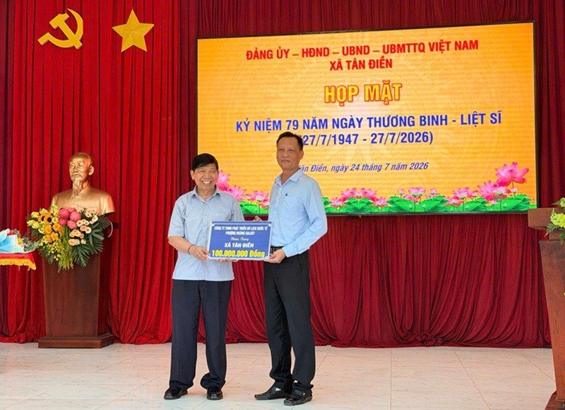 25-1784979581-tap-doan-quoc-te-phuong-hoang-ho-tro-xay-nha-tinh-nghia-tri-an-nguoi-co-cong-tai-dong-thap-va-bac-ninh