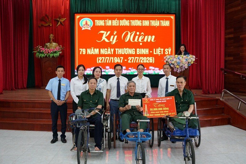 25-1784979581-tap-doan-quoc-te-phuong-hoang-ho-tro-xay-nha-tinh-nghia-tri-an-nguoi-co-cong-tai-dong-thap-va-bac-ninh