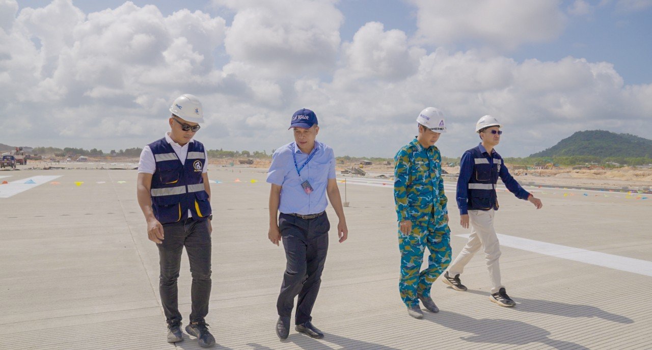 27-1785135454-can-canh-duong-bang-moi-san-bay-phu-quoc-khi-dai-anh-sang-dai-33-km-thanh-hinh