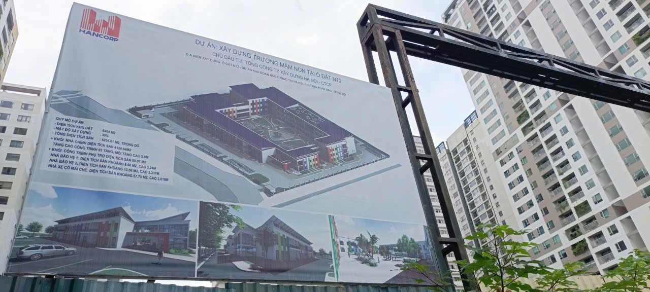 30-1785396511-du-an-cua-hancorp-truong-mam-non-dap-chieu-bai-rua-xe-hoat-dong-trong-cong-truong-truong-hoc