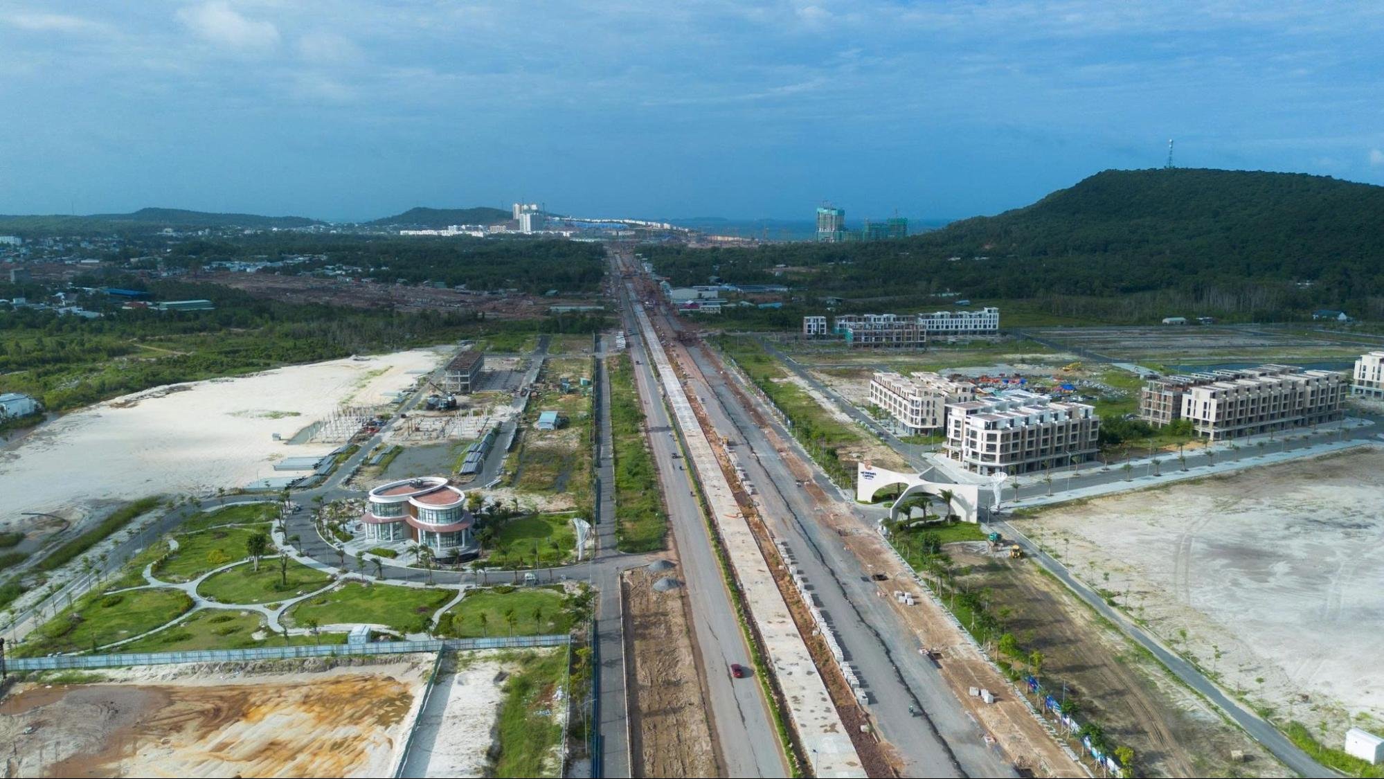 13-1786603674-pho-tong-giam-doc-tap-doan-duong-sat-quoc-gia-viet-nam-xay-tuyen-duong-sat-nhe-1759-km-tren-dao-phu-quoc-chi-tinh-bang-thang-la-mot-no-luc-phi-thuong
