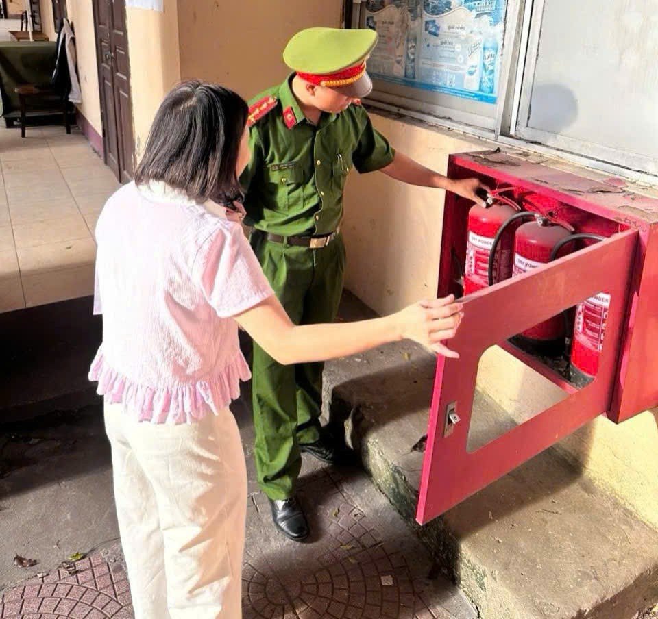 14-1786680923-gop-y-du-thao-luat-nha-o-bai-7-hoan-thien-phap-ly-bao-dam-an-toan-pccc-nha-chung-cu-theo-vong-doi
