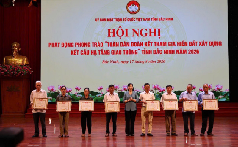 17-1786959520-bac-ninh-hon-2000-ho-dan-tu-nguyen-hien-gan-102ha-dat-cho-du-an-giao-thong