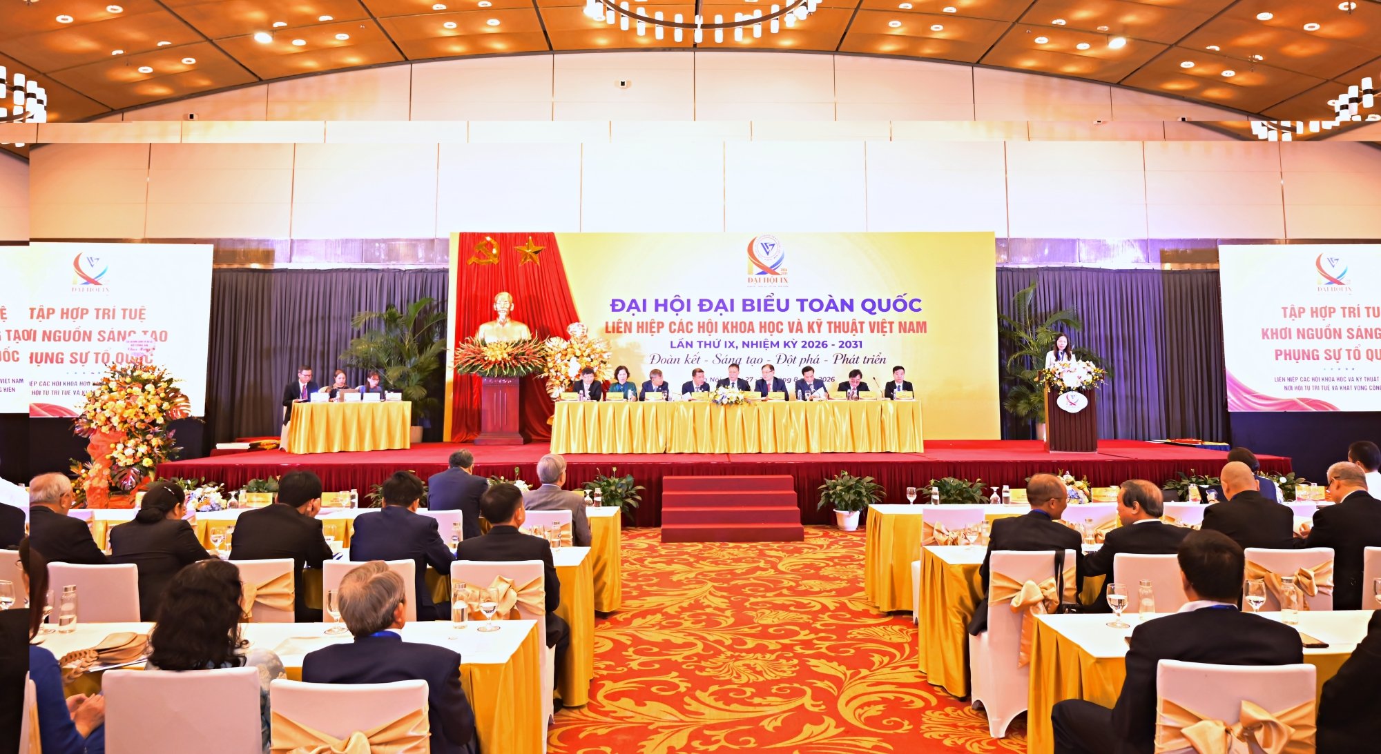 27-1787842136-tong-hoi-xay-dung-viet-nam-nhan-bang-khen-cua-thu-tuong-chinh-phu-va-co-thi-dua-xuat-sac-tai-dai-hoi-ix-lien-hiep-hoi-viet-nam