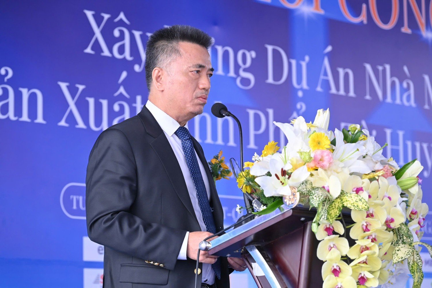 04-1788492115-hien-trang-kho-tin-tai-du-an-may-san-xuat-sinh-pham-tu-huyet-tuong-dau-tien-cua-viet-nam