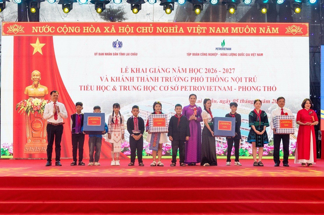 06-1788681579-khanh-thanh-truong-pho-thong-noi-tru-tieu-hoc-va-trung-hoc-co-so-petrovietnam-phong-tho-lai-chau