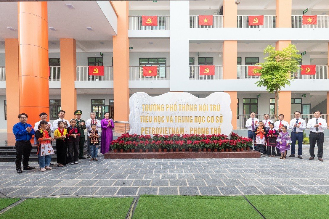 06-1788681659-khanh-thanh-truong-pho-thong-noi-tru-tieu-hoc-va-trung-hoc-co-so-petrovietnam-phong-tho-lai-chau