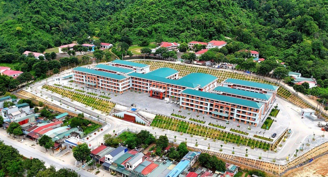 06-1788681721-khanh-thanh-truong-pho-thong-noi-tru-tieu-hoc-va-trung-hoc-co-so-petrovietnam-phong-tho-lai-chau