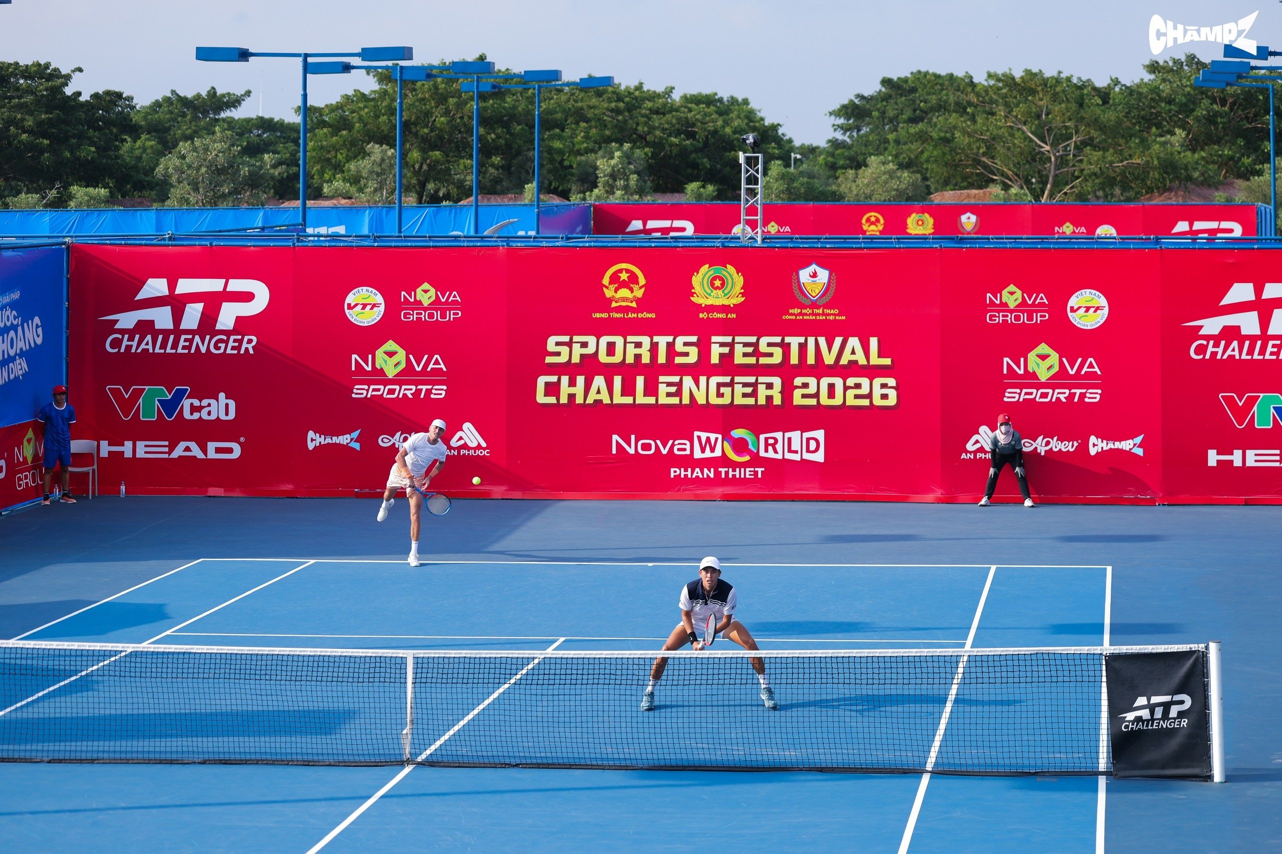 10-1789015041-hon-100-tay-vot-hang-dau-du-atp-challenger-50-phan-thiet