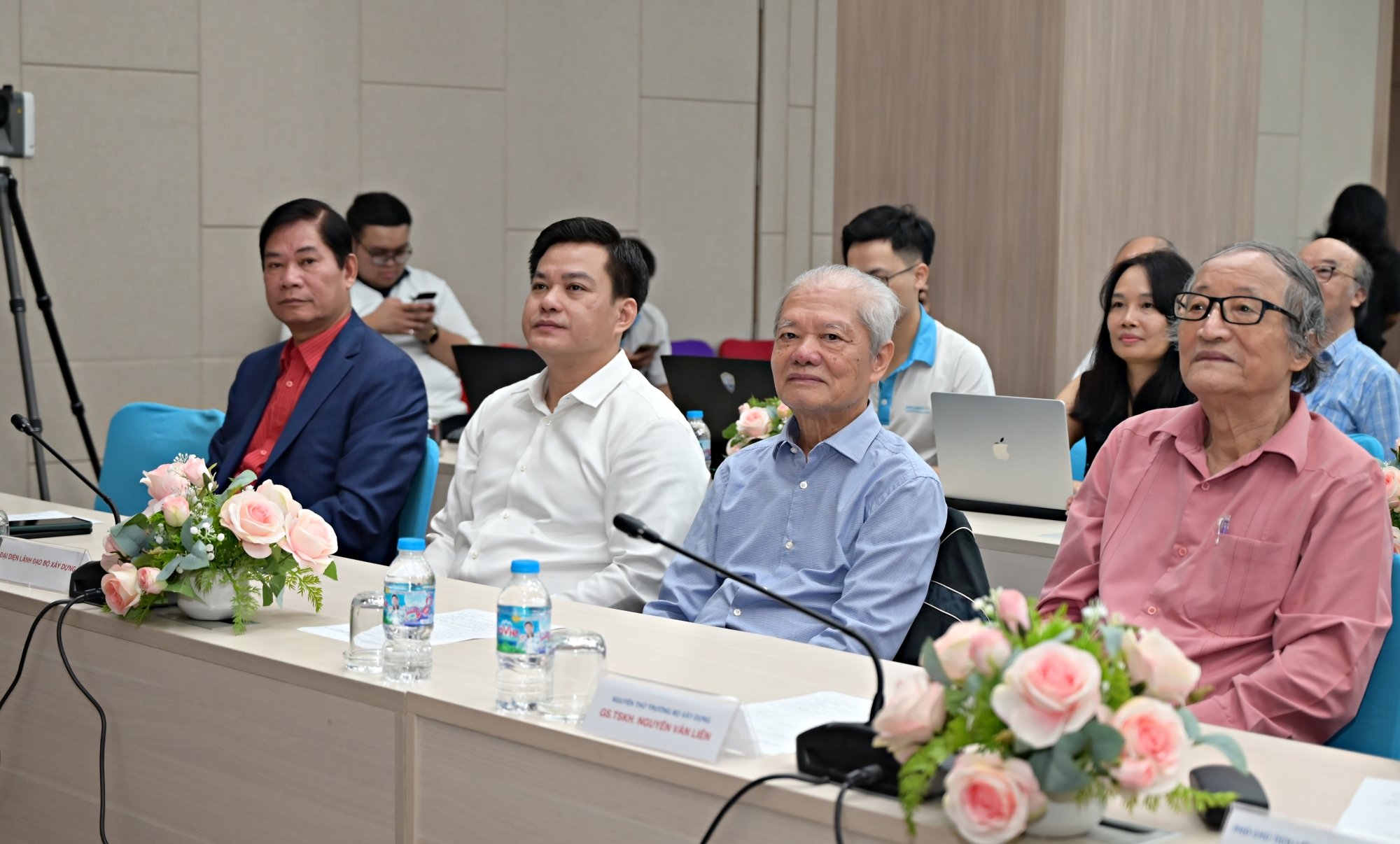 15-1789449052-hoi-thao-khoa-hoc-va-cong-nghe-voi-chu-de-cong-nghe-xay-dung-cau-viet-nam-hanh-trinh-lam-chu-va-phat-trien