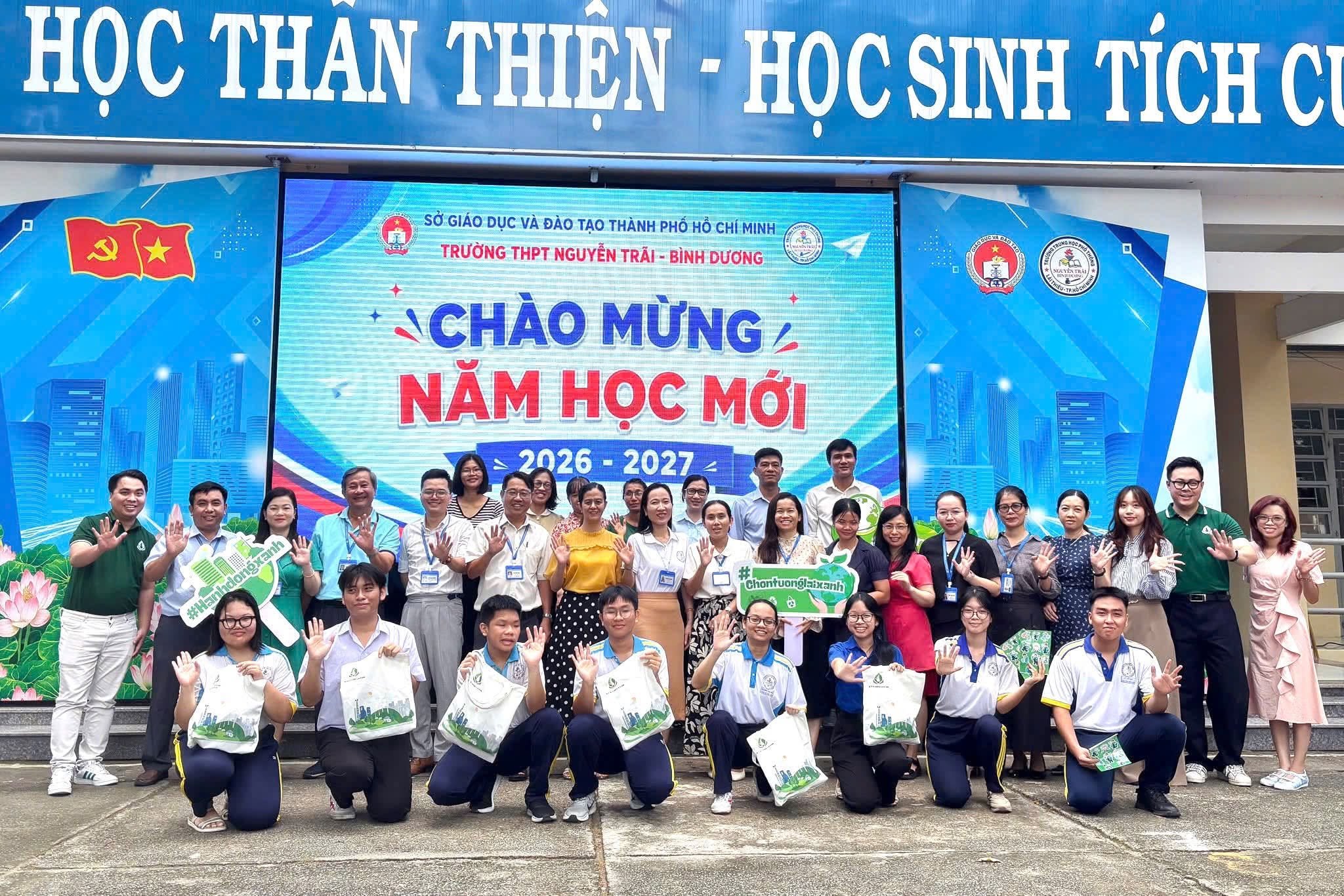 17-1789652303-tieng-noi-xanh-khoi-dong-mua-4-lan-dau-ket-noi-cong-dong-tranh-bien-quoc-te