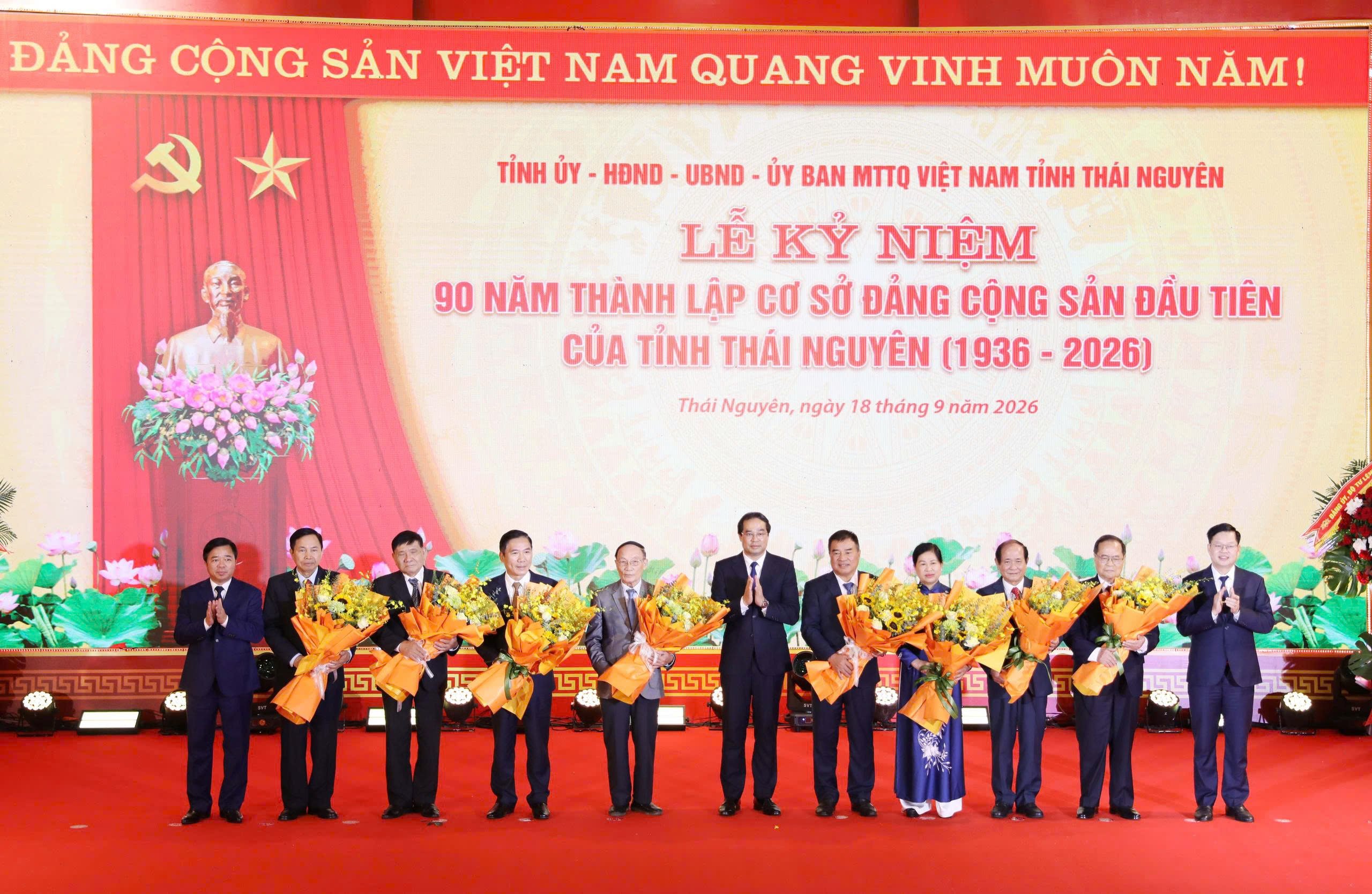 18-1789718662-dang-bo-tinh-thai-nguyen-90-xay-dung-va-truong-thanh