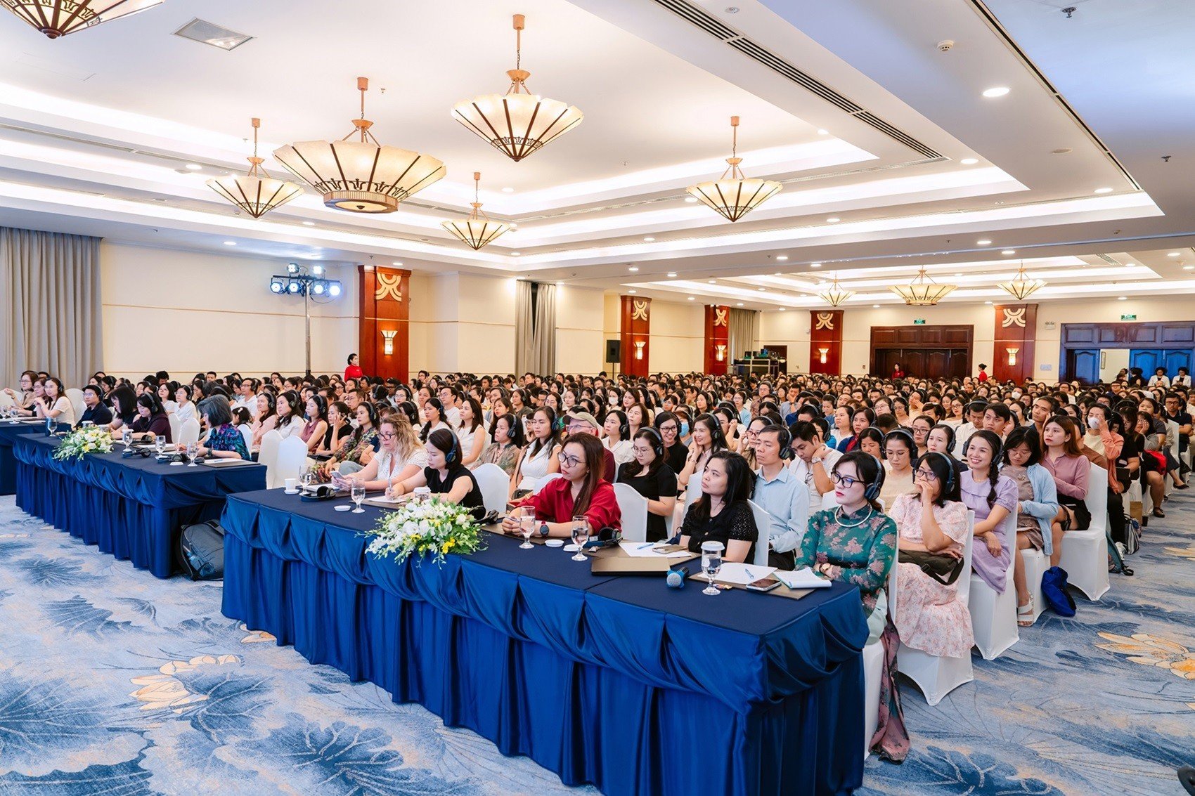 23-1790134284-tu-quan-ly-man-hinh-den-day-tre-lam-chu-cong-nghe