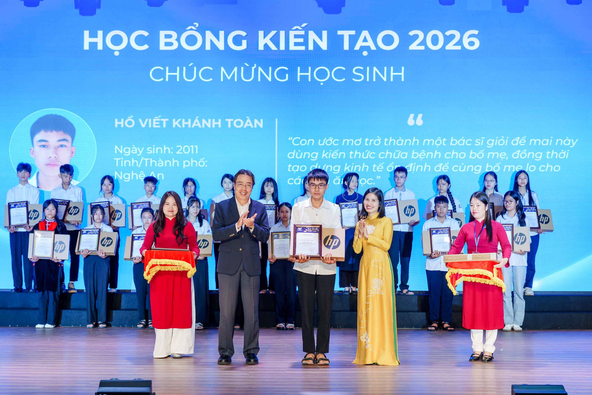 25-1790304964-hoc-bong-kien-tao-mua-6-cua-vinschool-trao-co-hoi-de-hoc-sinh-kien-tao-tuong-lai