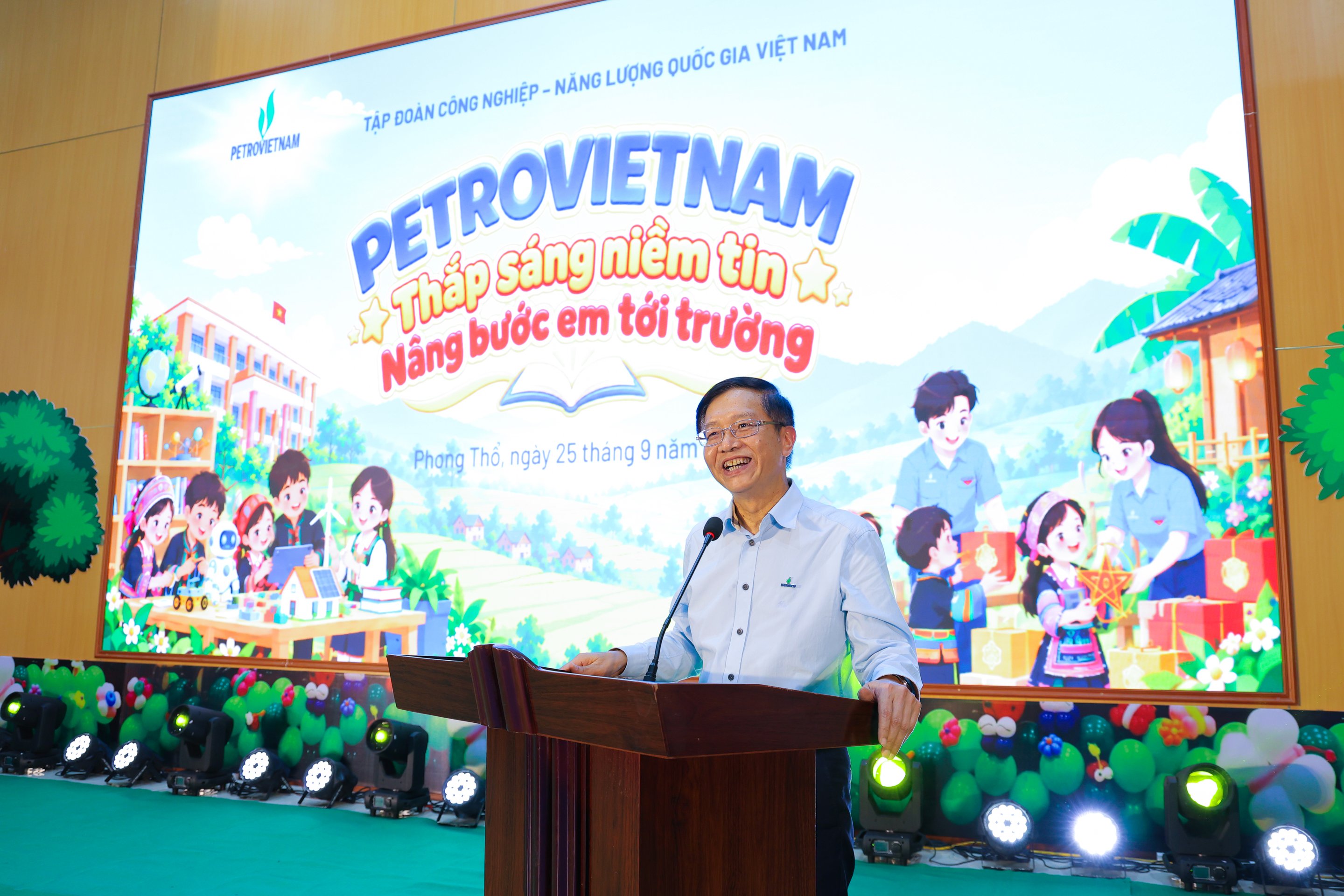 26-1790390447-trung-thu-dau-tien-duoi-mai-truong-petrovietnam-thap-sang-niem-tin-noi-bien-cuong