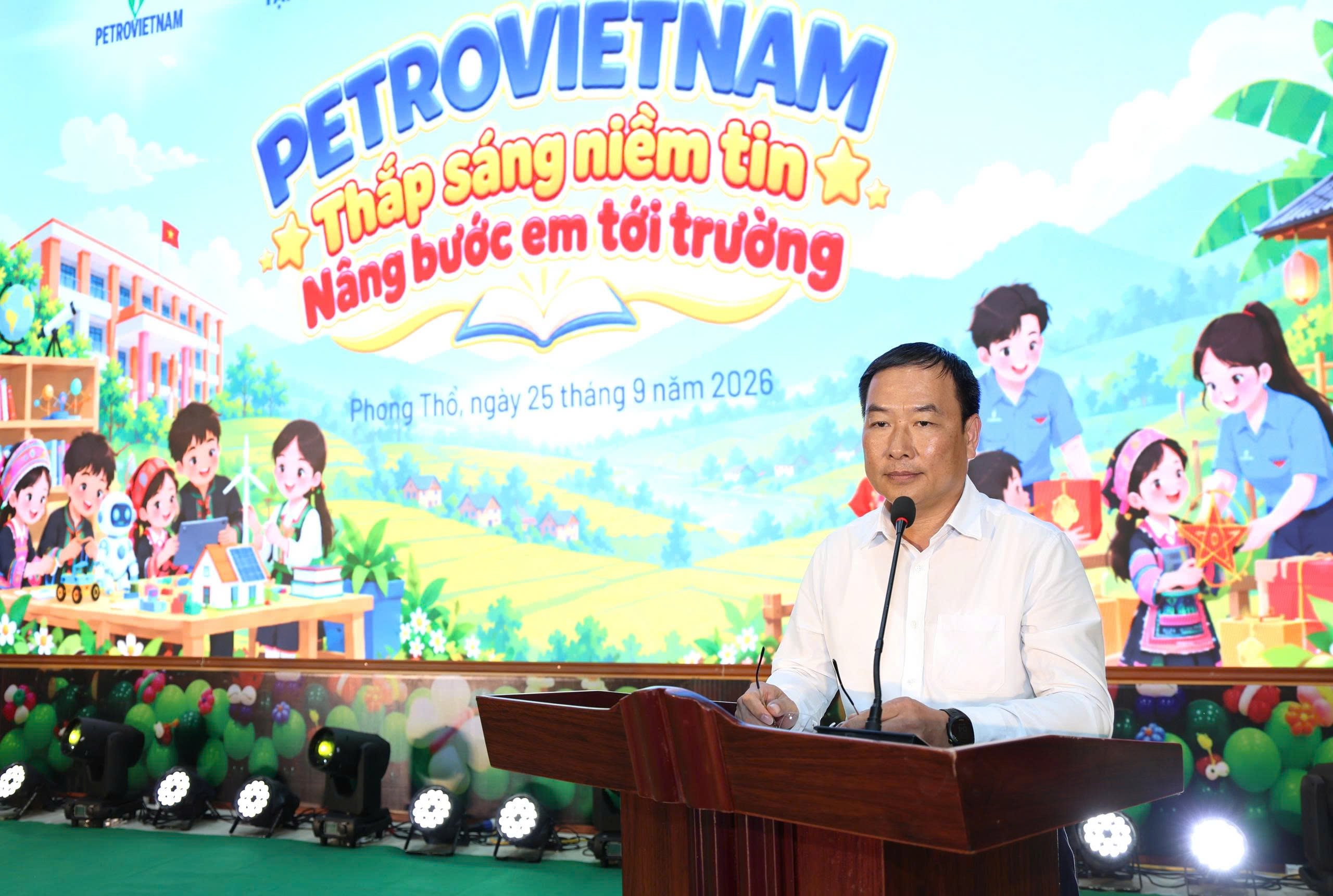 26-1790390555-trung-thu-dau-tien-duoi-mai-truong-petrovietnam-thap-sang-niem-tin-noi-bien-cuong