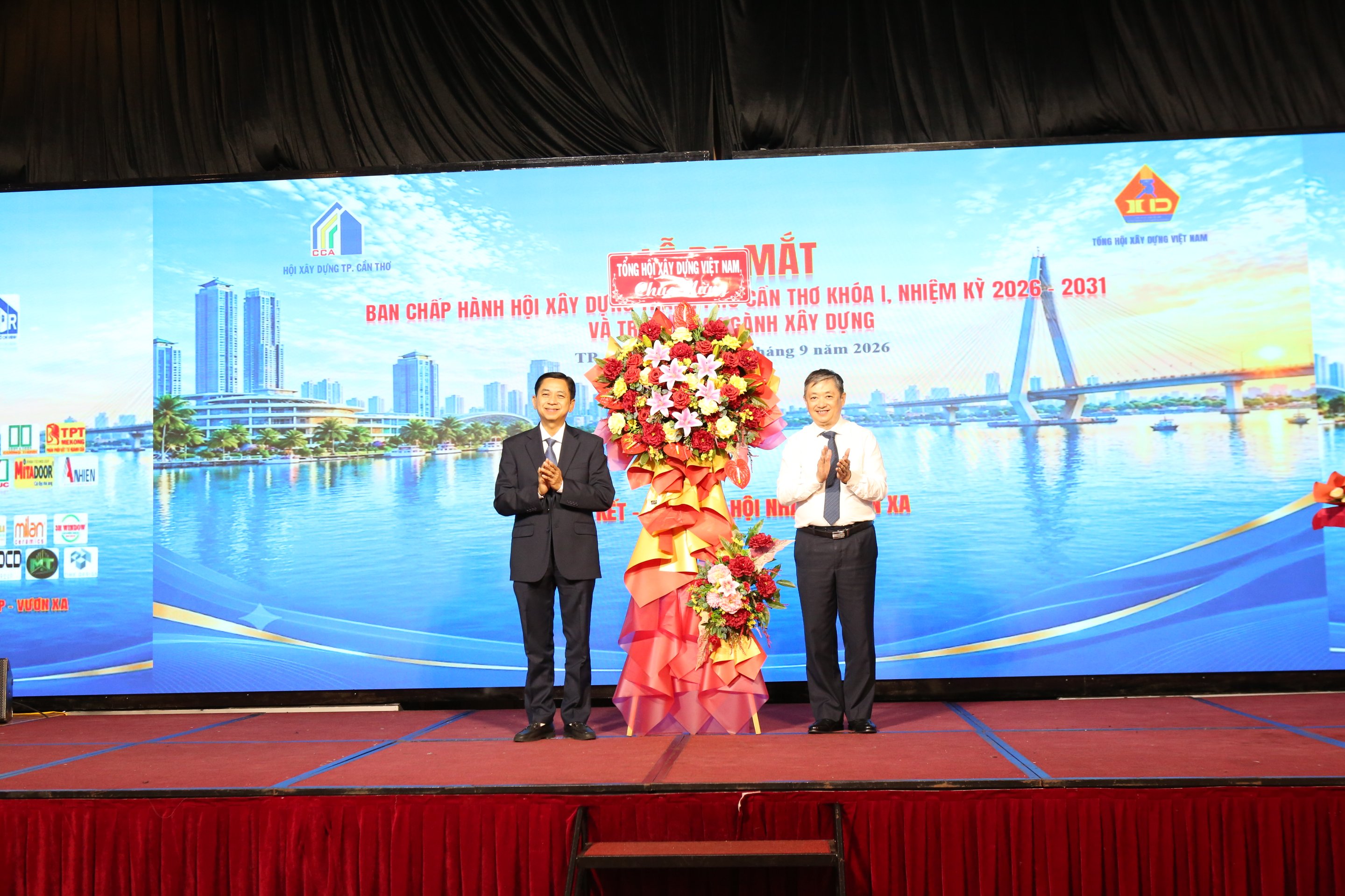 27-1790490708-ra-mat-ban-chap-hanh-hoi-xay-dung-tp-can-tho-khoa-i