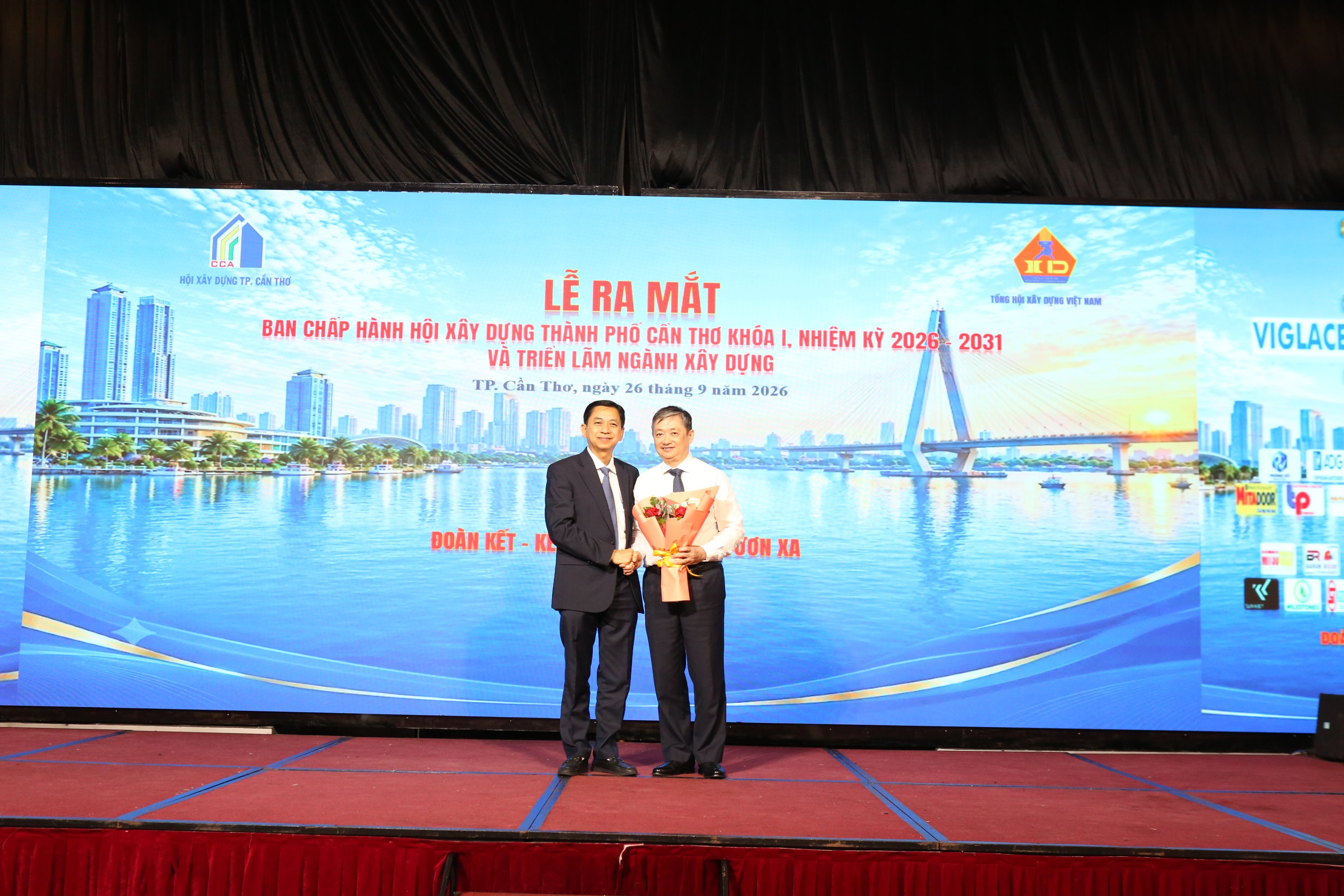 27-1790490708-ra-mat-ban-chap-hanh-hoi-xay-dung-tp-can-tho-khoa-i