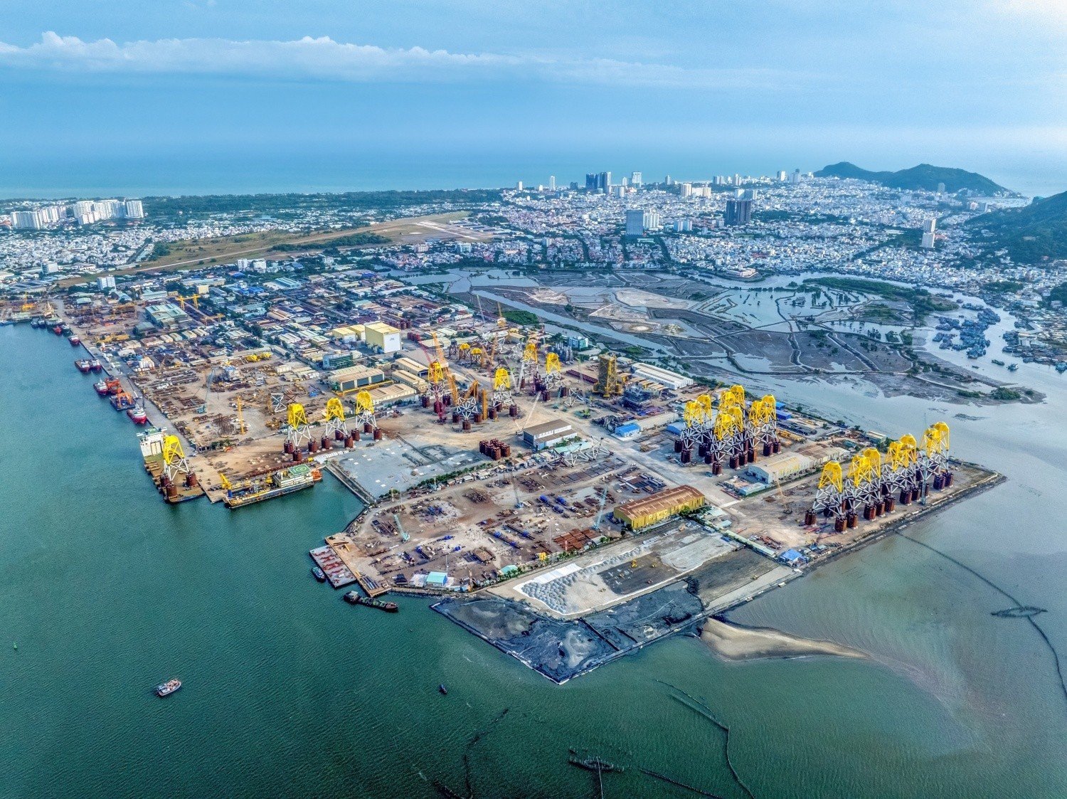 29-1790641438-petrovietnam-lam-chu-nang-luc-tong-thau-epc-cong-trinh-dau-khi-ngoai-khoi
