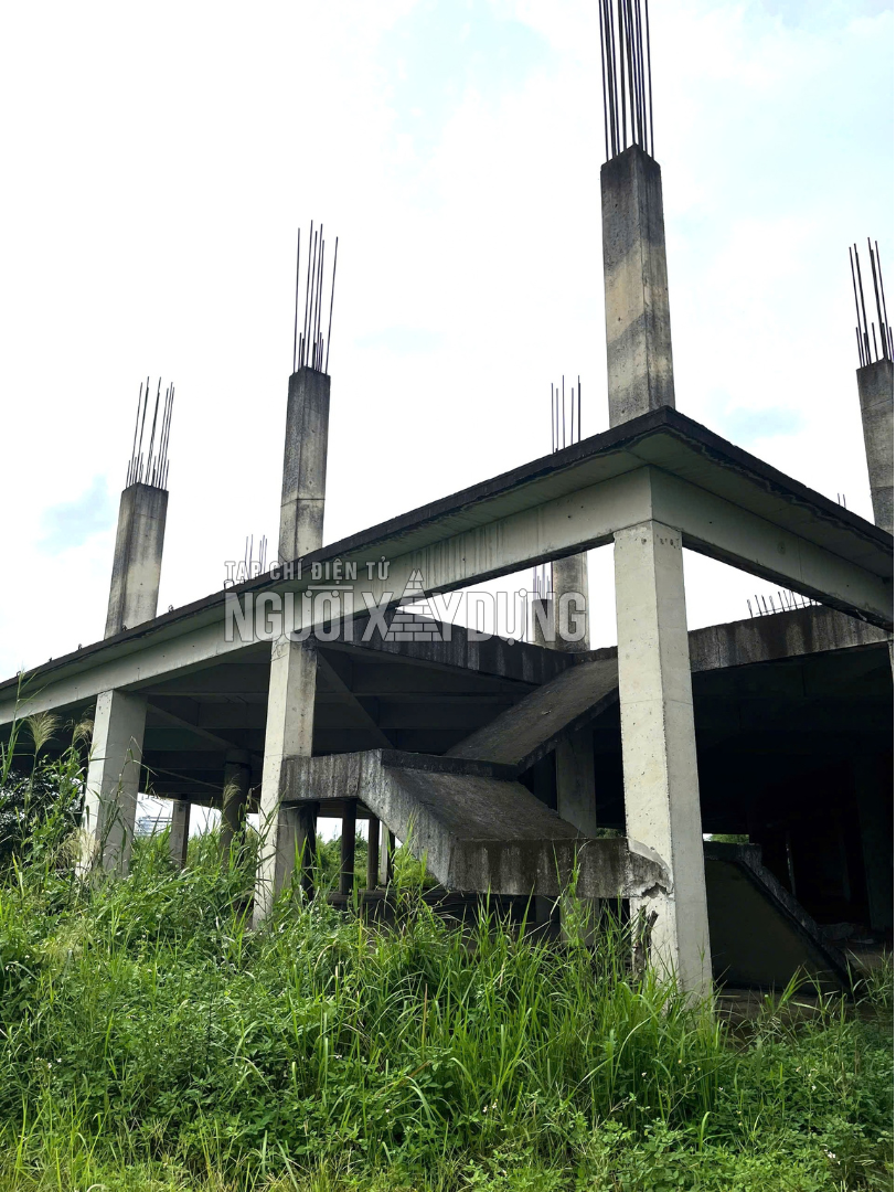 29-1790657742-giac-mo-thung-lung-sai-gon-silicon-dang-do-huong-xu-ly-loat-cong-trinh-treo-nhieu-nam