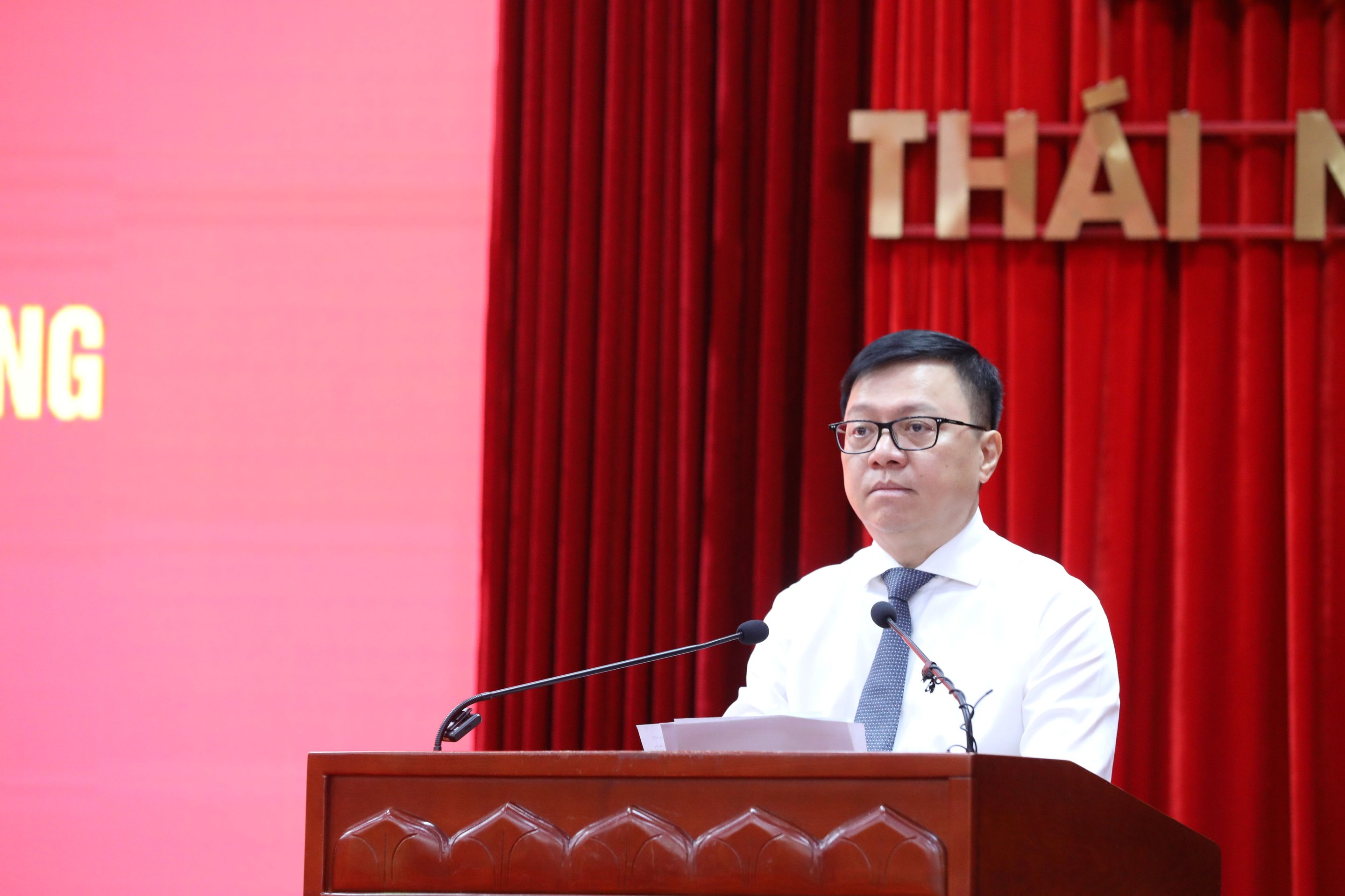 30-1790752011-thai-nguyen-de-di-san-huynh-thuc-khang-lan-toa