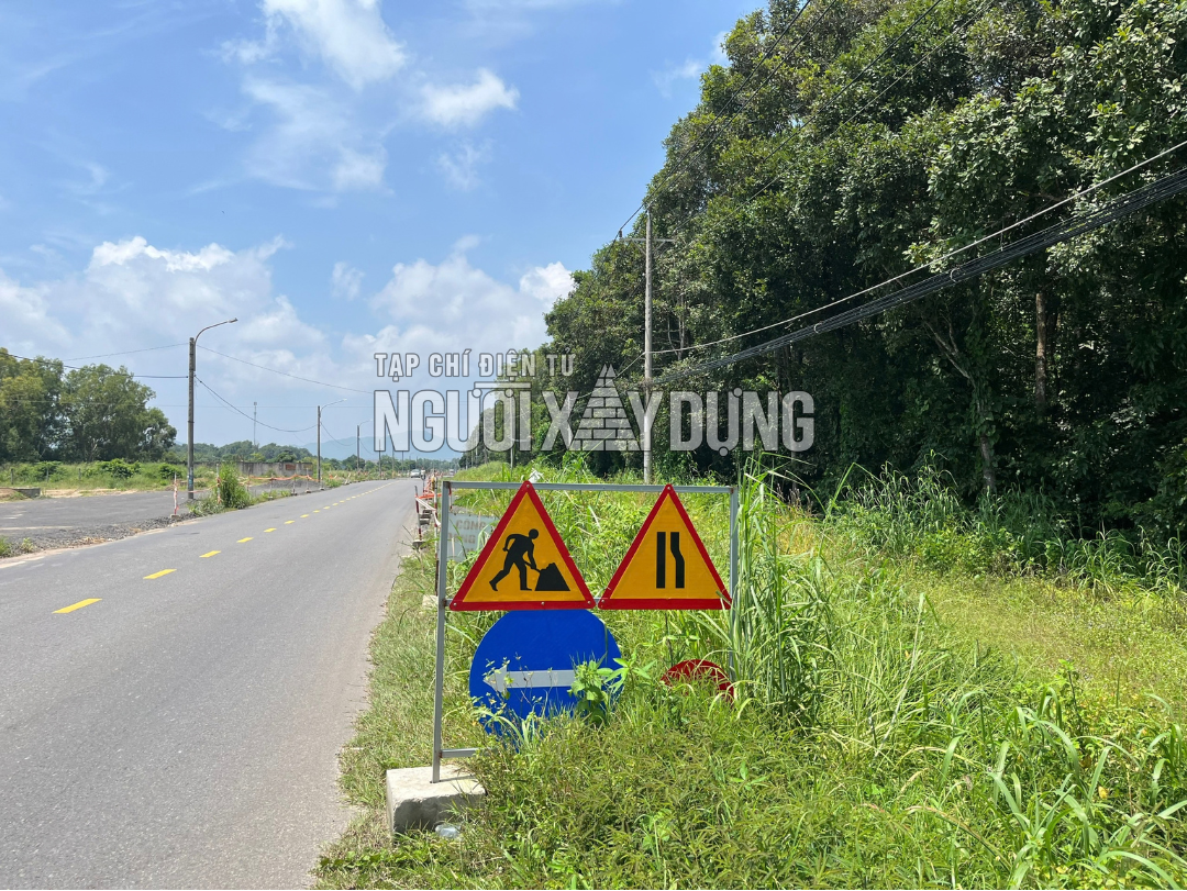 02-1790924980-vang-bong-cong-nhan-may-moc-tren-cong-truong-xay-dung-tan-thuan-hoan-my-nang-luc-ra-sao