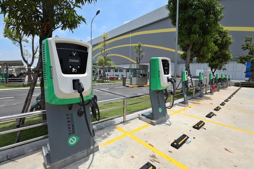 06-1791251007-ban-hanh-quy-chuan-quoc-gia-ve-tru-sac-tram-sac-xe-dien