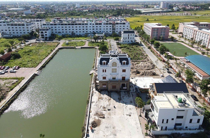 08-1791434641-hanh-trinh-dua-biet-thu-4-tang-nang-tram-tan-di-400m-de-lam-duong-ket-noi-san-bay-gia-binh