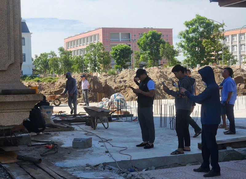 08-1791434759-hanh-trinh-dua-biet-thu-4-tang-nang-tram-tan-di-400m-de-lam-duong-ket-noi-san-bay-gia-binh