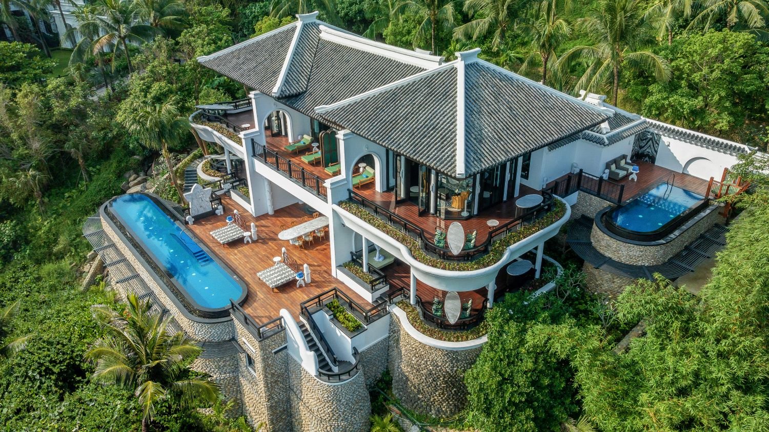 08-1791447623-conde-nast-traveler-vinh-danh-intercontinental-danang-la-khu-nghi-duong-tot-nhat-chau-a-nam-2026