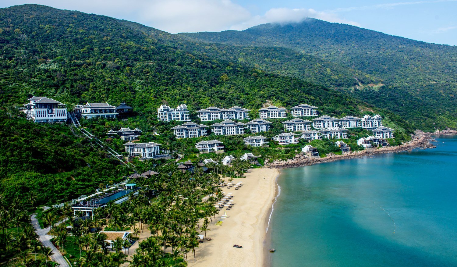 08-1791447645-conde-nast-traveler-vinh-danh-intercontinental-danang-la-khu-nghi-duong-tot-nhat-chau-a-nam-2026