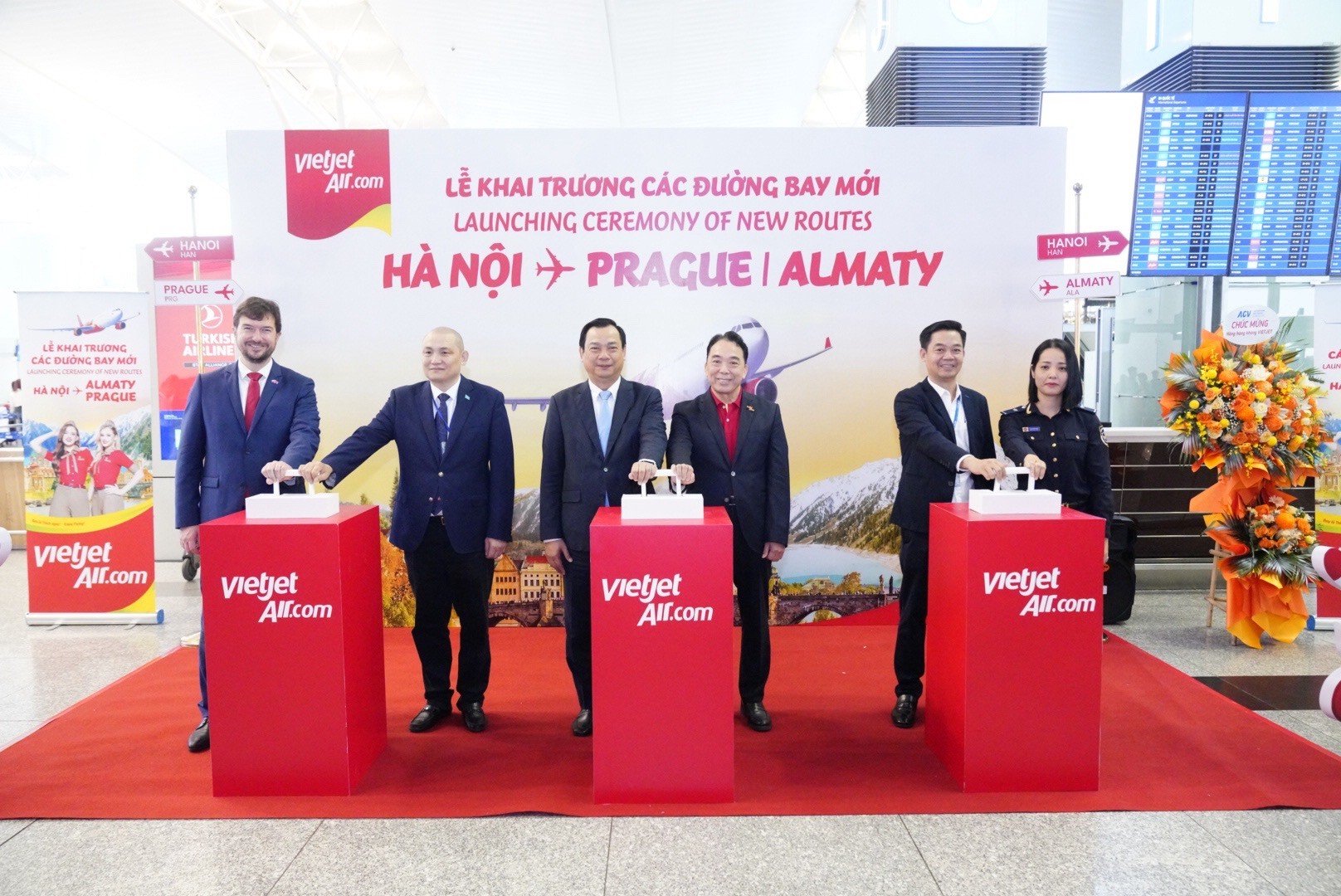 11-1791714149-vietjet-khai-truong-loat-duong-bay-ha-noi-almaty-ha-noi-praha-va-almaty-praha-tang-cuong-ket-noi-a-au