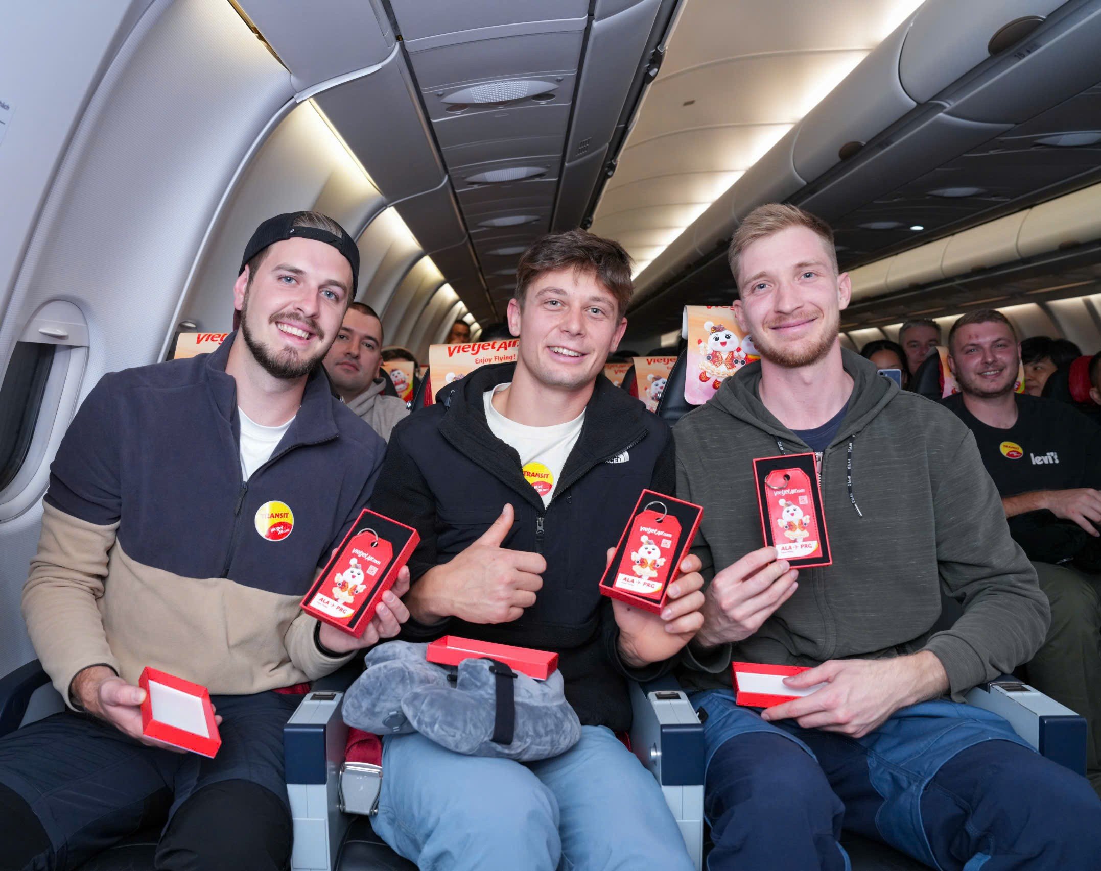11-1791714289-vietjet-khai-truong-loat-duong-bay-ha-noi-almaty-ha-noi-praha-va-almaty-praha-tang-cuong-ket-noi-a-au