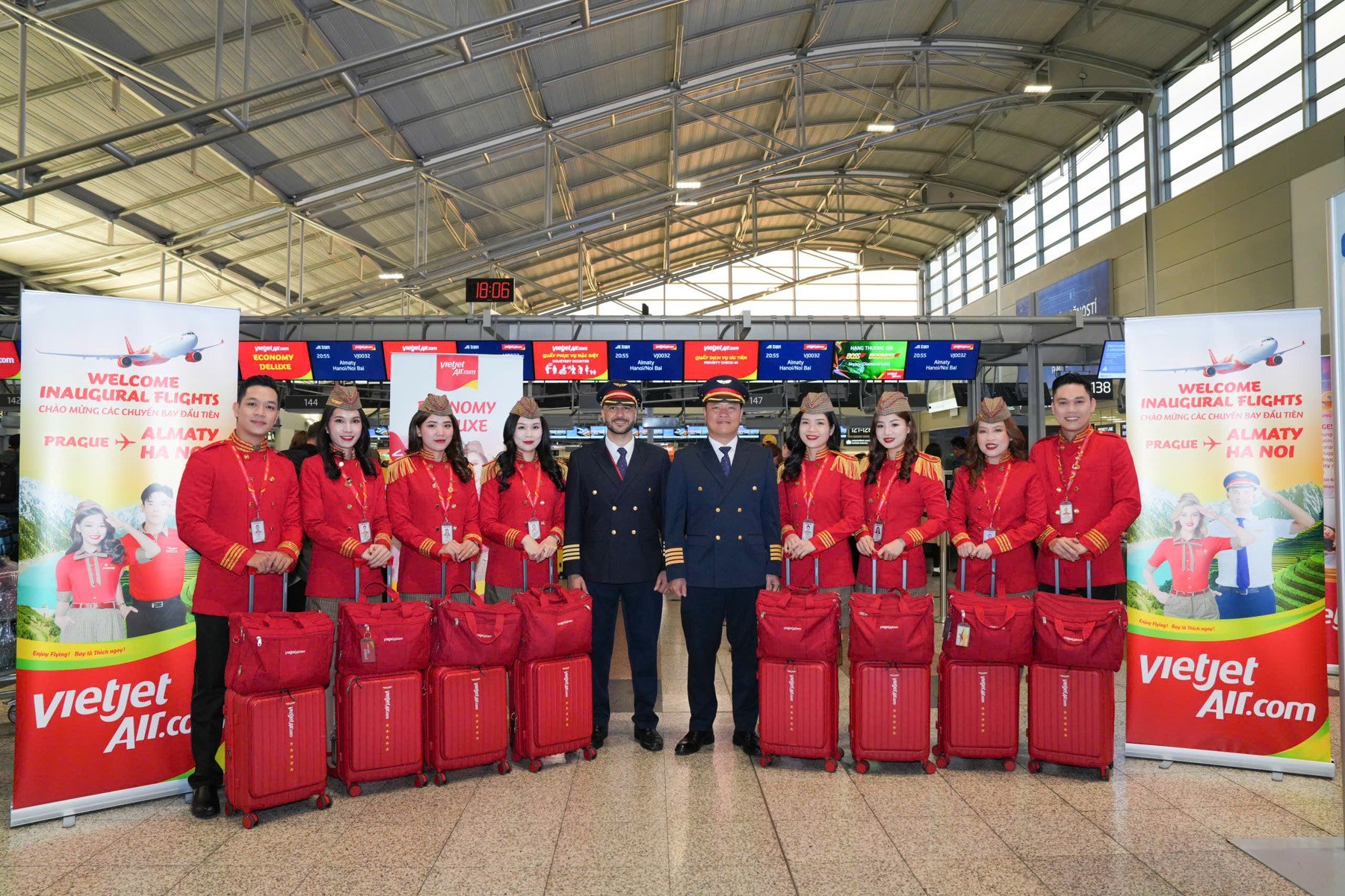 11-1791714308-vietjet-khai-truong-loat-duong-bay-ha-noi-almaty-ha-noi-praha-va-almaty-praha-tang-cuong-ket-noi-a-au