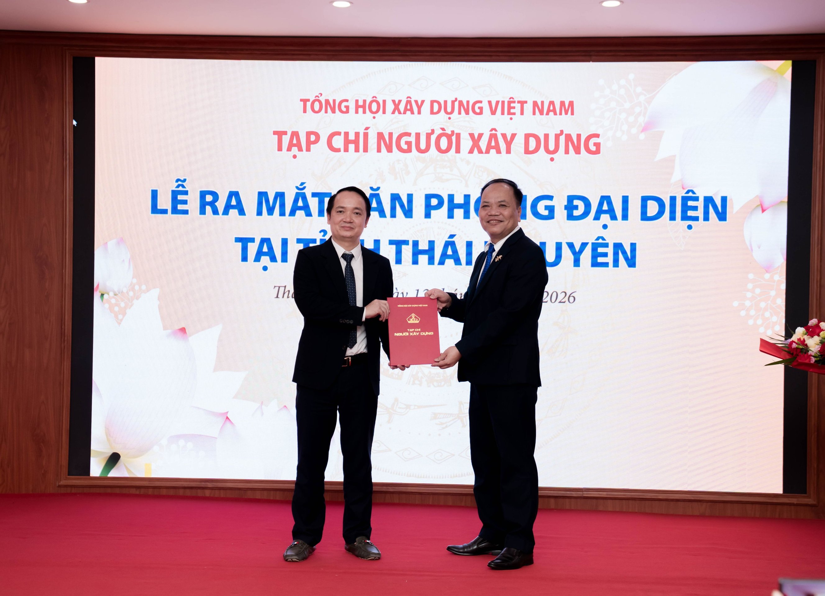 13-1791854369-tap-chi-nguoi-xay-dung-ra-mat-van-phong-dai-dien-tai-thai-nguyen