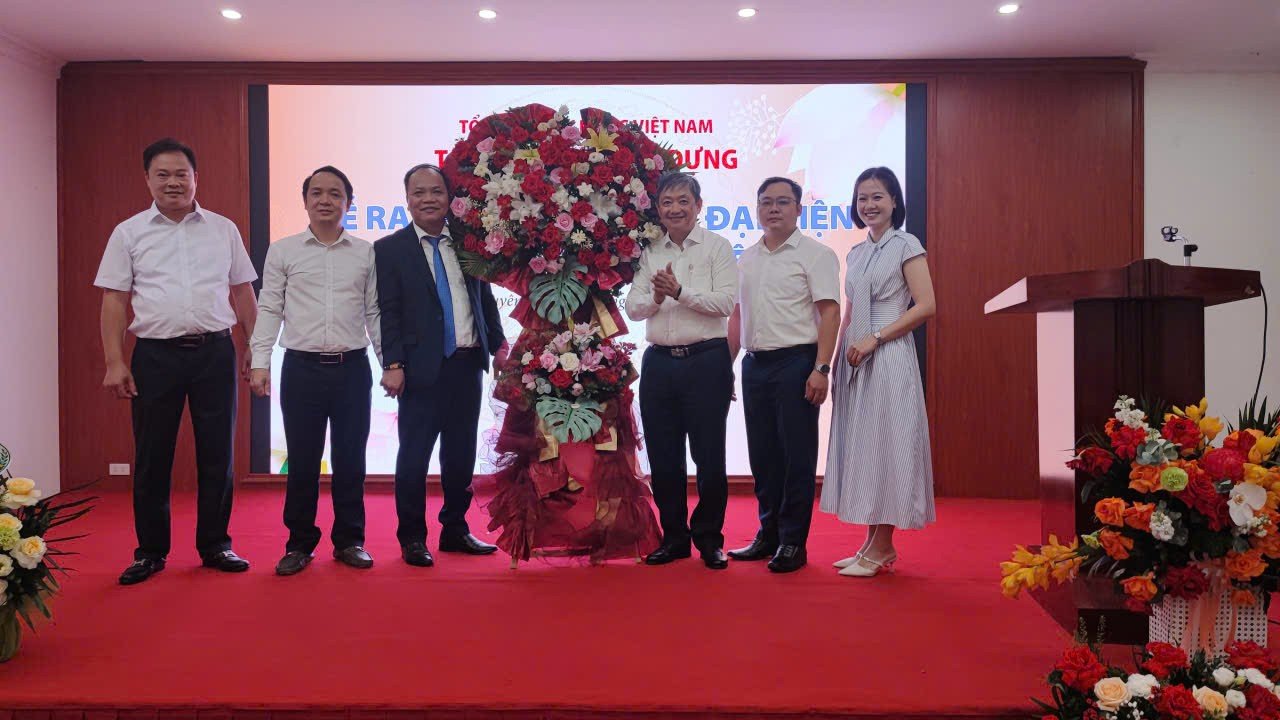 13-1791854502-tap-chi-nguoi-xay-dung-ra-mat-van-phong-dai-dien-tai-thai-nguyen