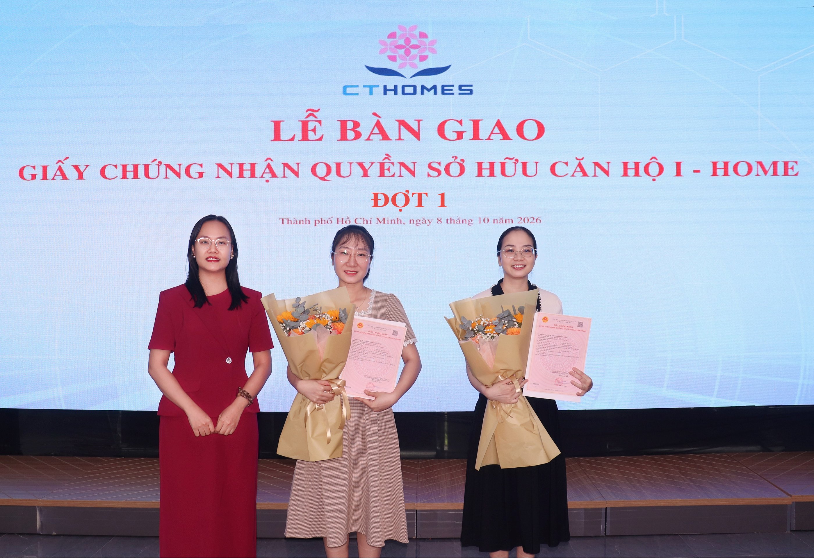 14-1791966606-cu-dan-ct-homes-o-hien-gap-lanh