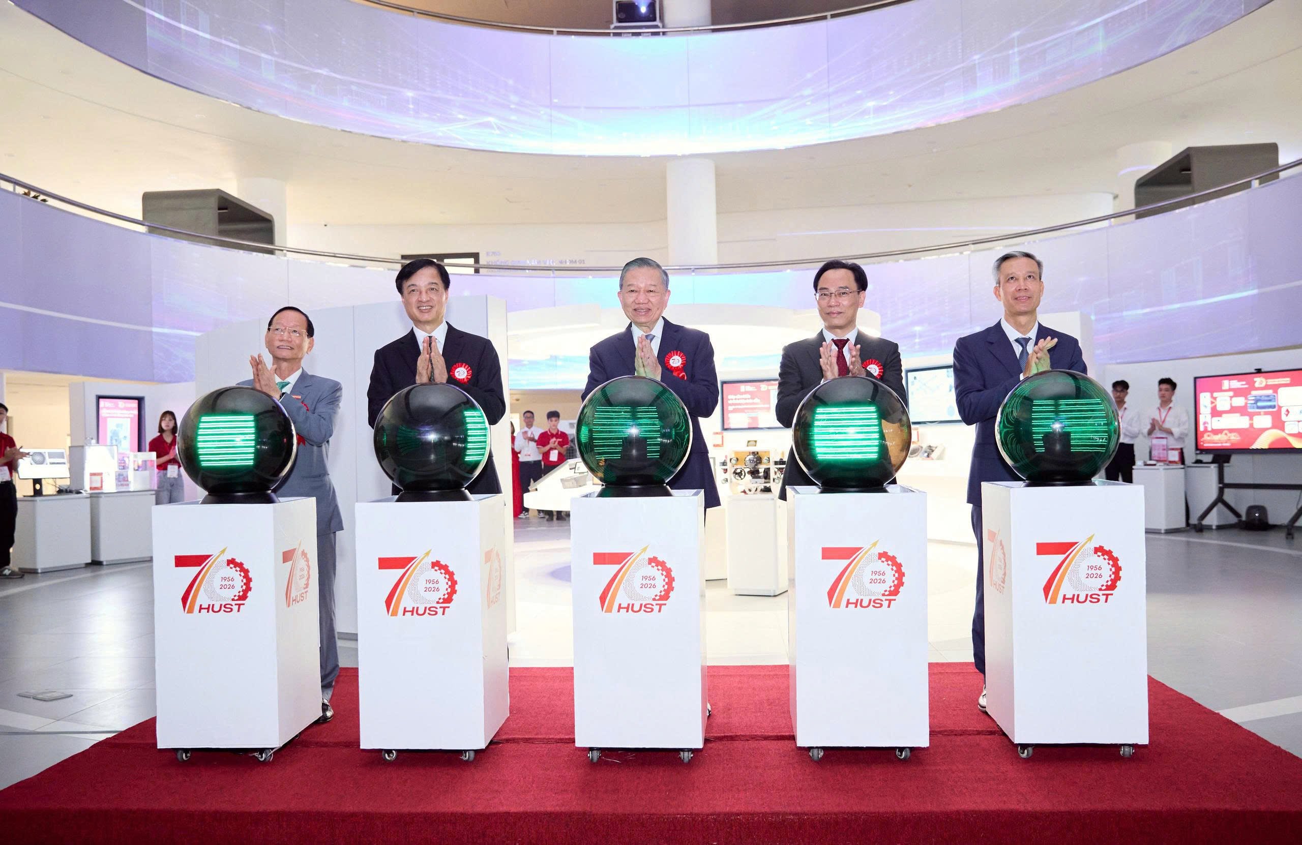 15-1792048230-dh-bach-khoa-ha-noi-va-geleximco-khanh-thanh-trung-tam-doi-moi-sang-tao-lien-nganh