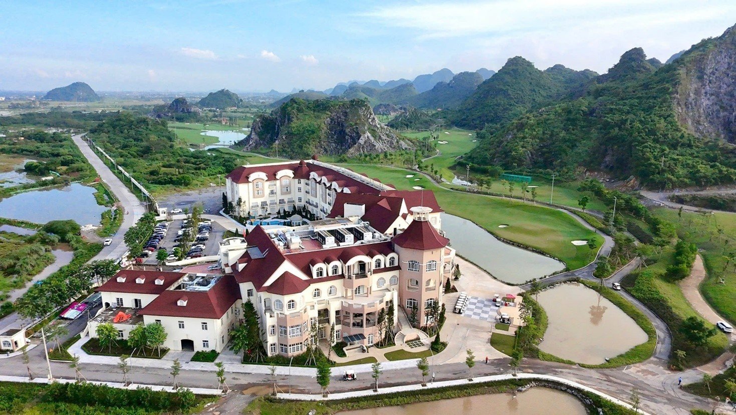 19-1792403508-bon-san-pham-dich-vu-thuoc-tap-doan-brg-duoc-vinh-danh-thuong-hieu-quoc-gia-viet-nam