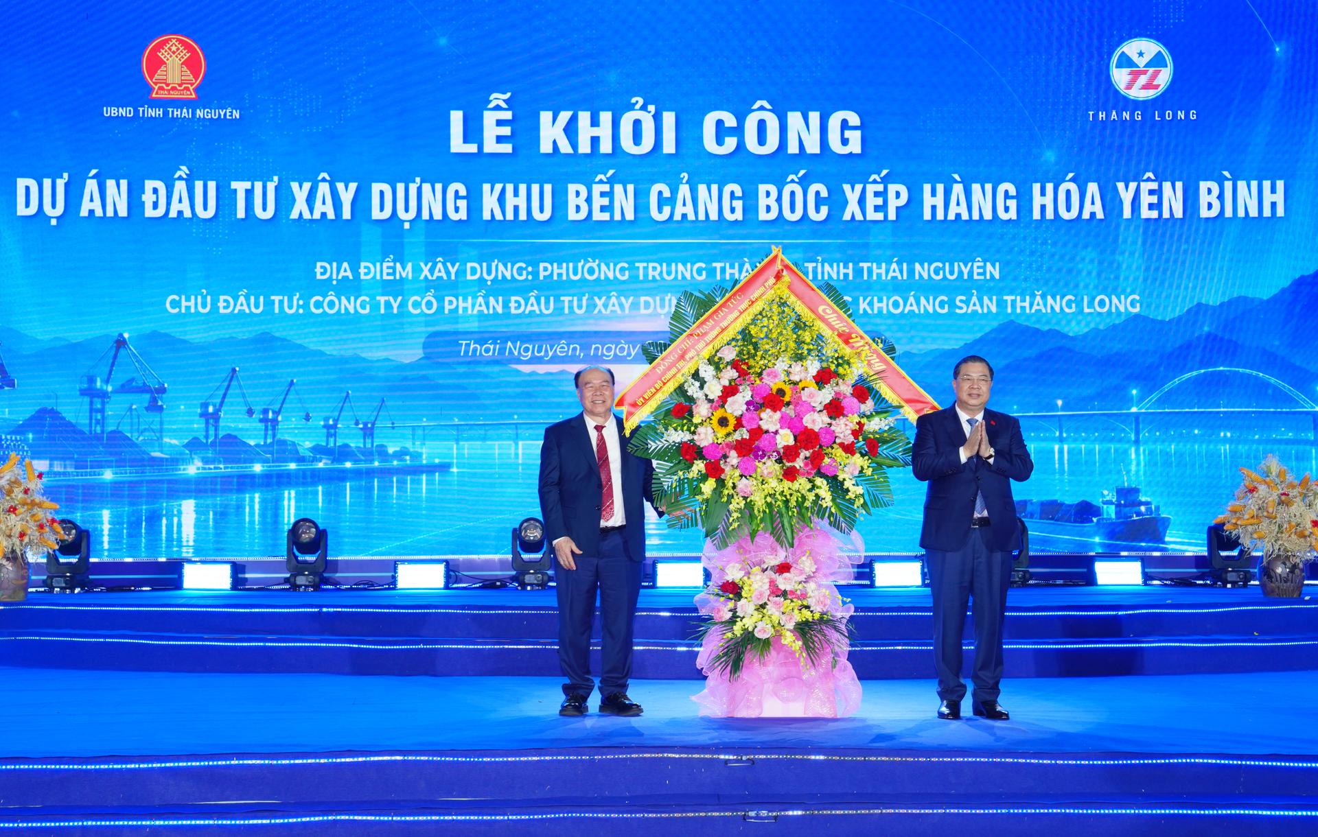 29-1793257123-thai-nguyen-khoi-cong-du-an-dau-tu-xay-dung-khu-ben-cang-boc-xep-hang-hoa-yen-binh-voi-muc-dau-tu-hon-435-ty-dong