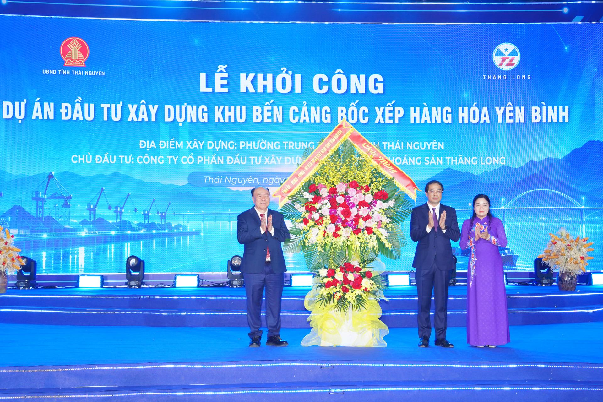 29-1793257204-thai-nguyen-khoi-cong-du-an-dau-tu-xay-dung-khu-ben-cang-boc-xep-hang-hoa-yen-binh-voi-muc-dau-tu-hon-435-ty-dong