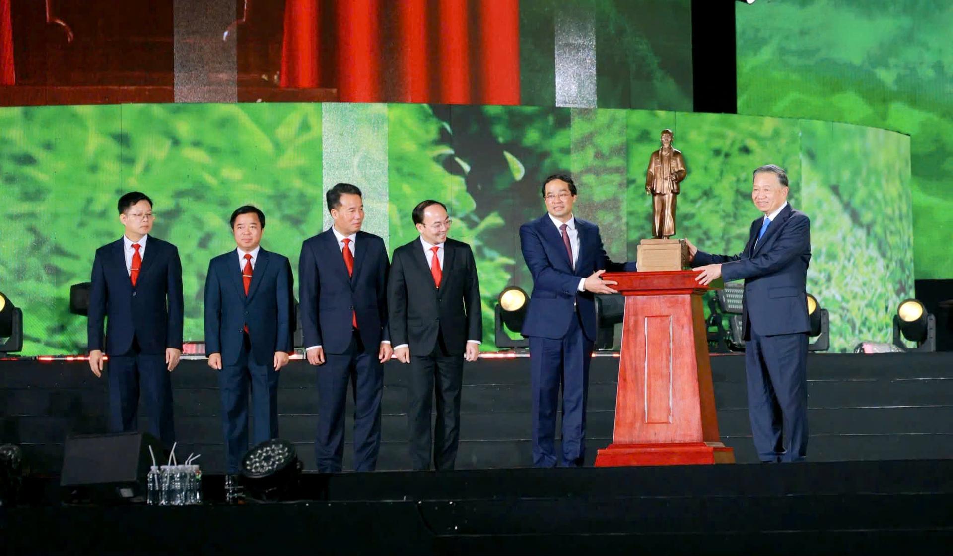 31-1793406164-thai-nguyen-tu-hao-truyen-thong-khat-vong-vuon-minh