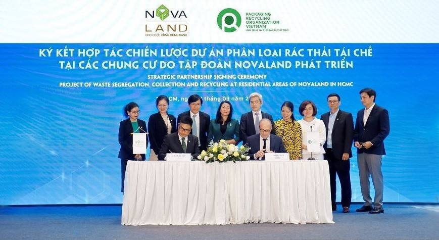 Đại diện Tập đoàn NovaGroup và Liên minh tái chế bao bì Việt Nam (PRO Việt Nam) ký kết hợp tác chiến lược vào ngày 17/3/2021