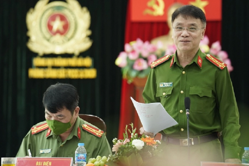 Đại tá Trần Ngọc Dương - Phó Giám đốc Công an TP Hà Nội phát biểu tại Hội nghị.